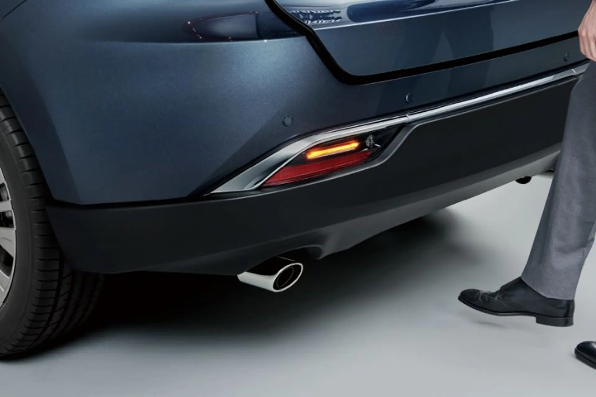 Toyota Harrier Hybrid0